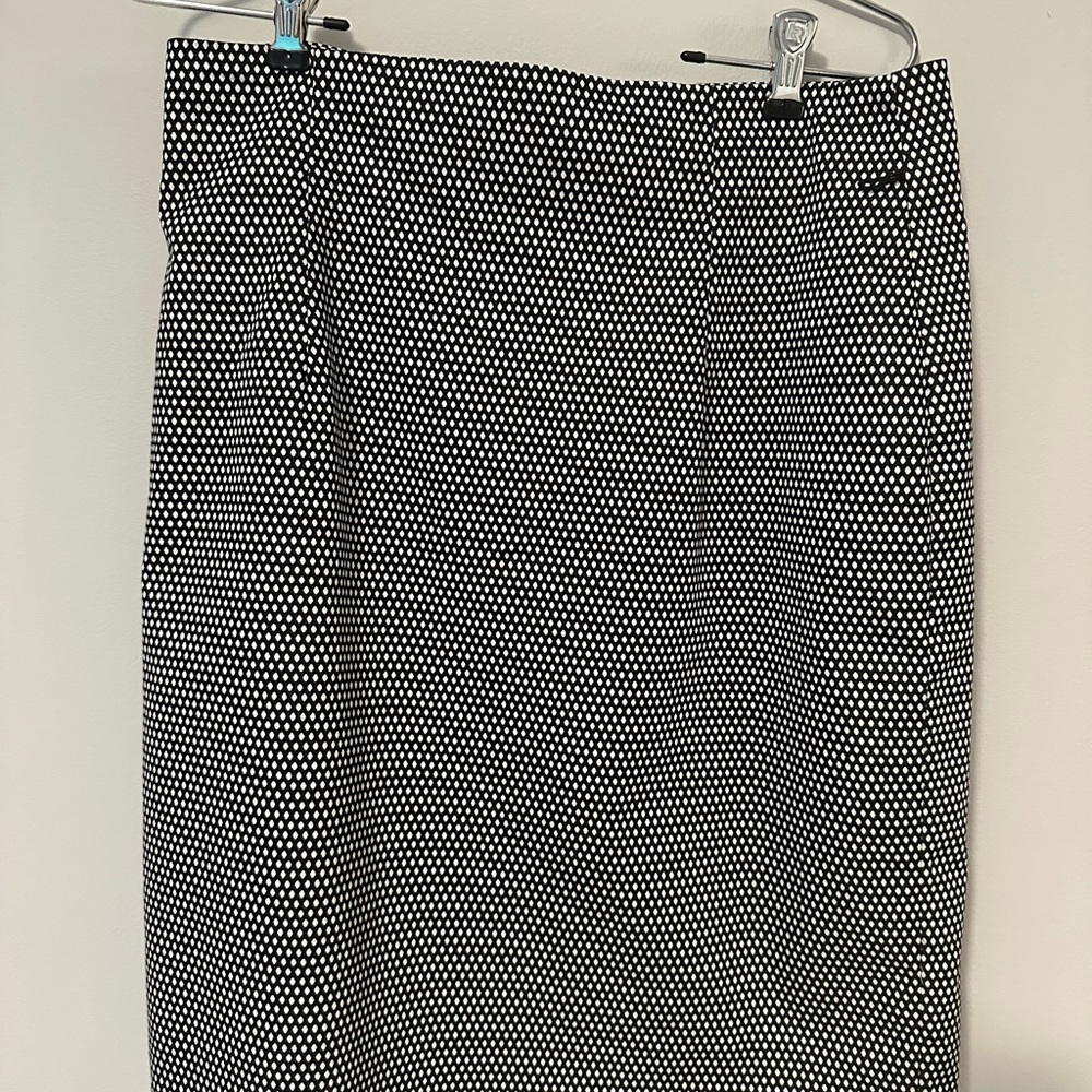 Worthington Black and White Pencil Skirt